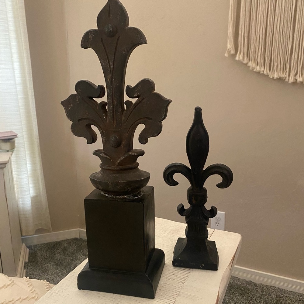 Black French Fleur-de-Lis Decor Accents